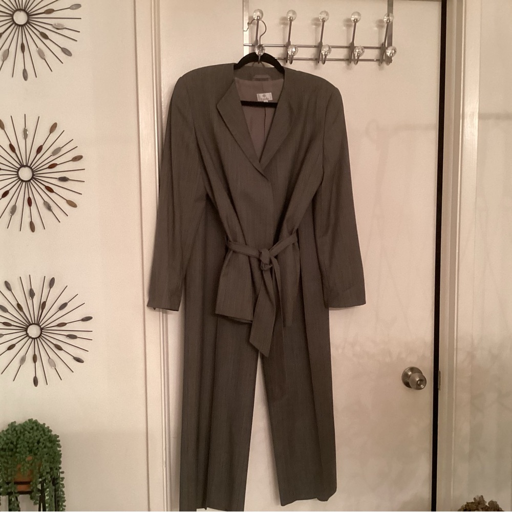 Zanella Suit made in Italy size 8 wore once